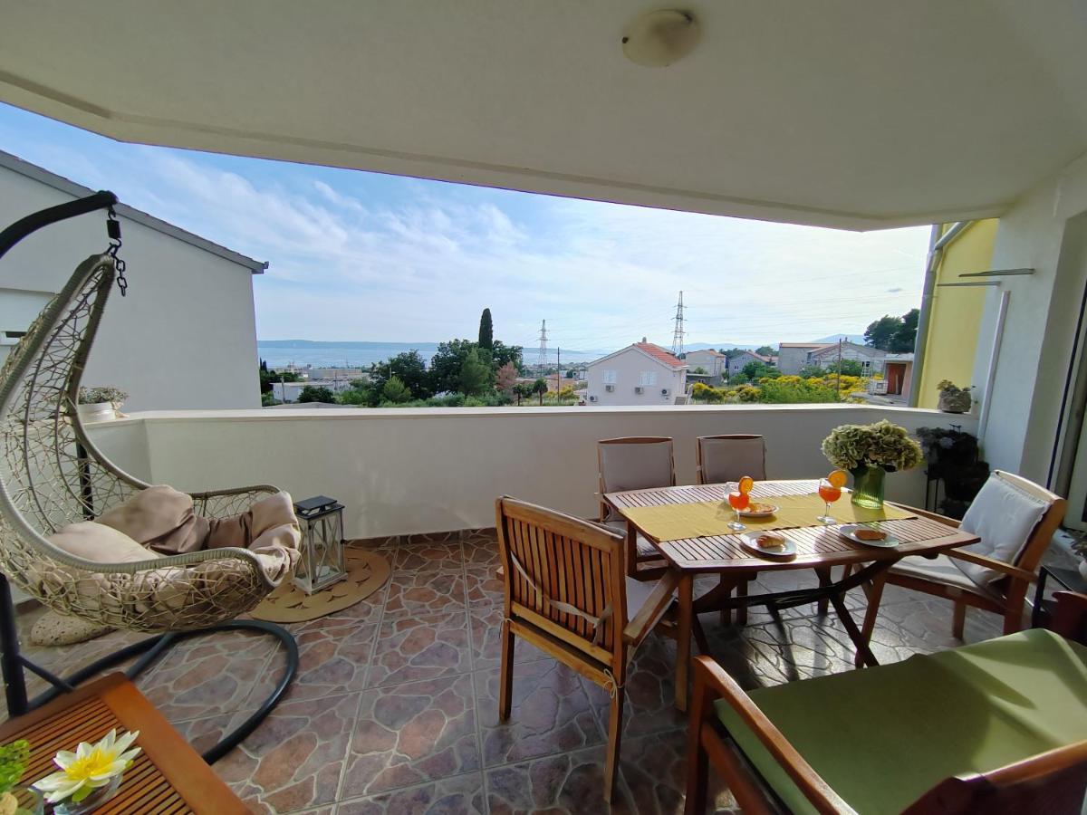 3 Bedrooms Apartman Dmt Kastela Exterior photo
