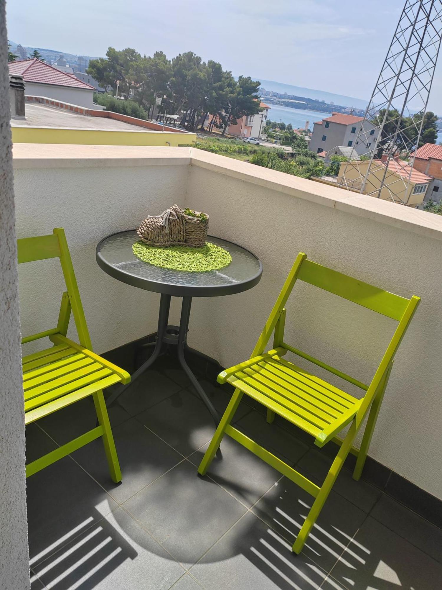 3 Bedrooms Apartman Dmt Kastela Exterior photo