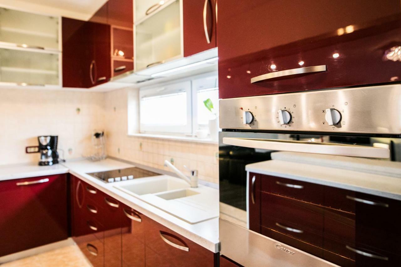 3 Bedrooms Apartman Dmt Kastela Exterior photo